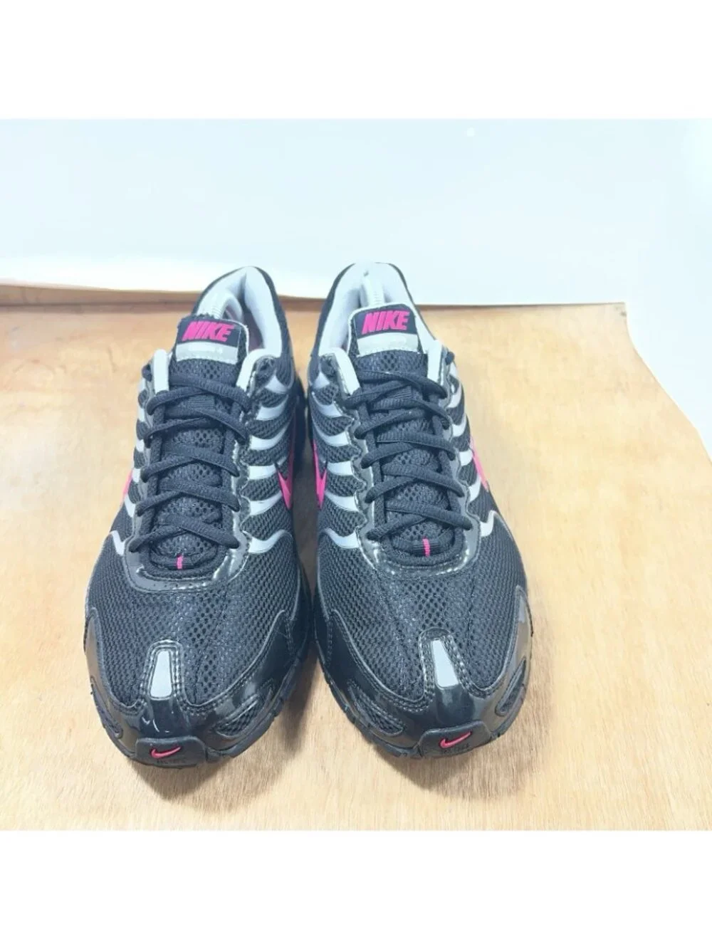 Nike Air Max Torch 4 Women Size 11  343851-062 Sneakers Shoes Black Pink